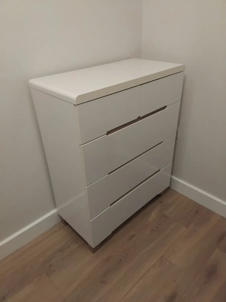 EZ Living Chest of drawers - Image 2