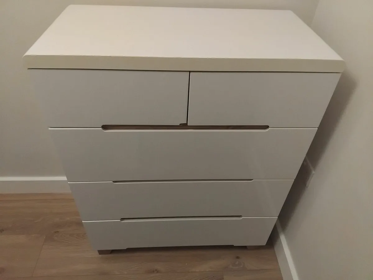 EZ Living Chest of drawers - Image 3