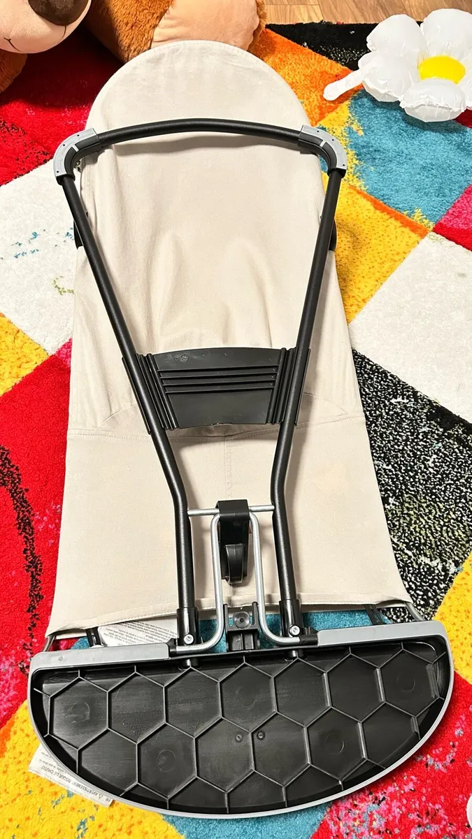 Baby Bjorn bouncer with toy bar - Image 4
