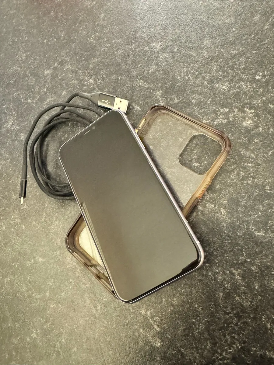 LIKE NEW IPHONE 11 PURPLE EDITION UNLOCKED - Image 1