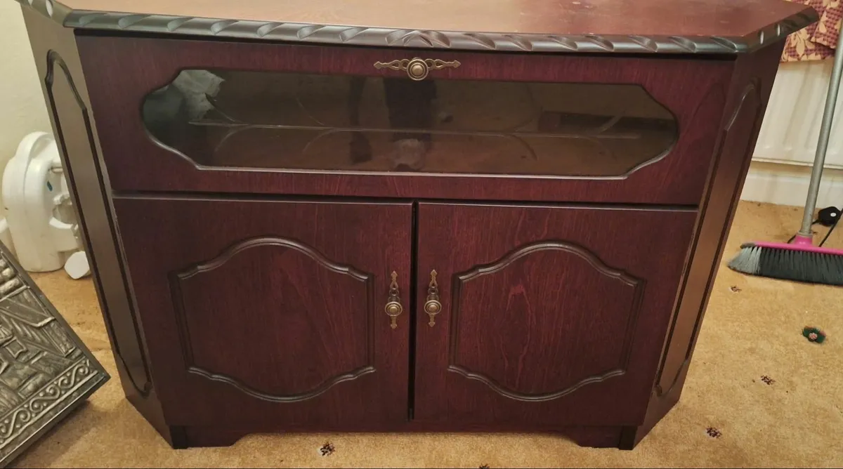 Television unit and living room furniture - Image 1