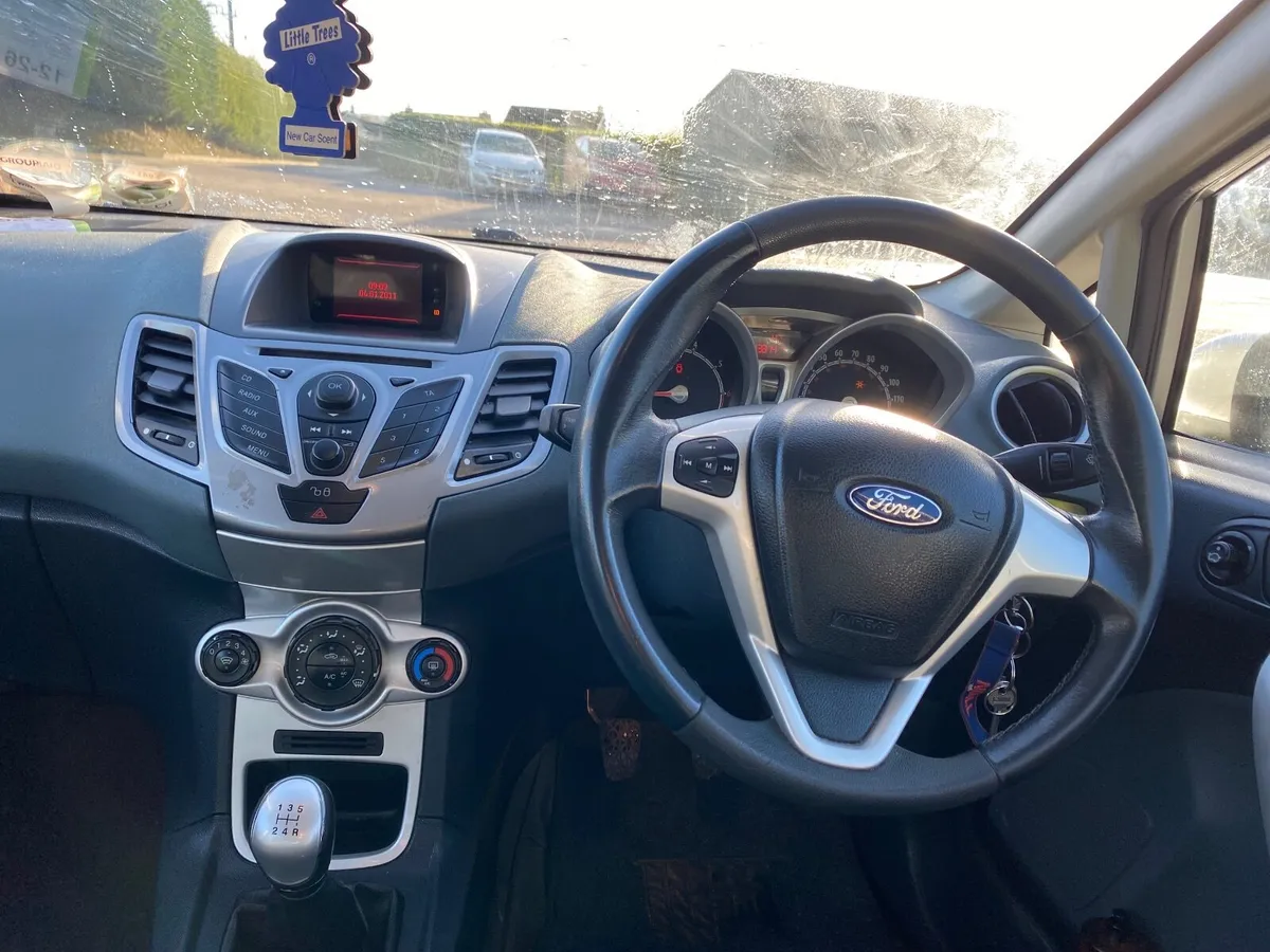 Ford Fiesta 2011 - Image 4