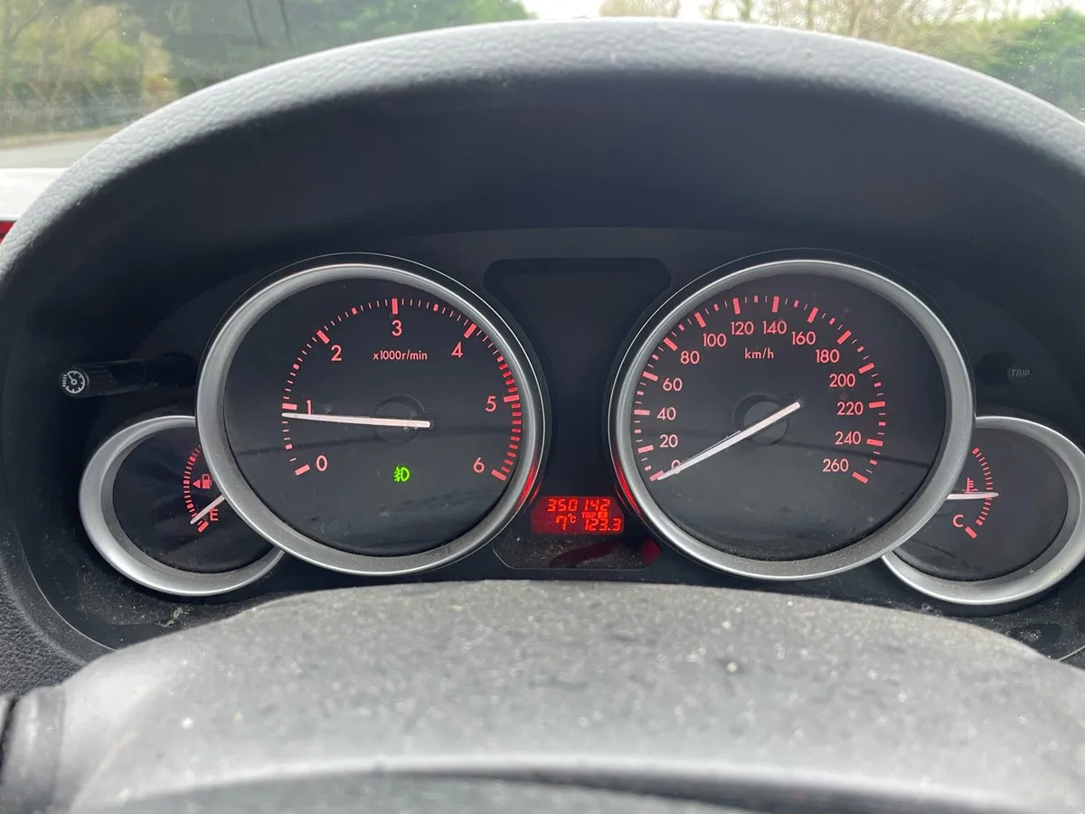 09 Mazda 6 dsl …€395 car sold in full for braking - Image 2