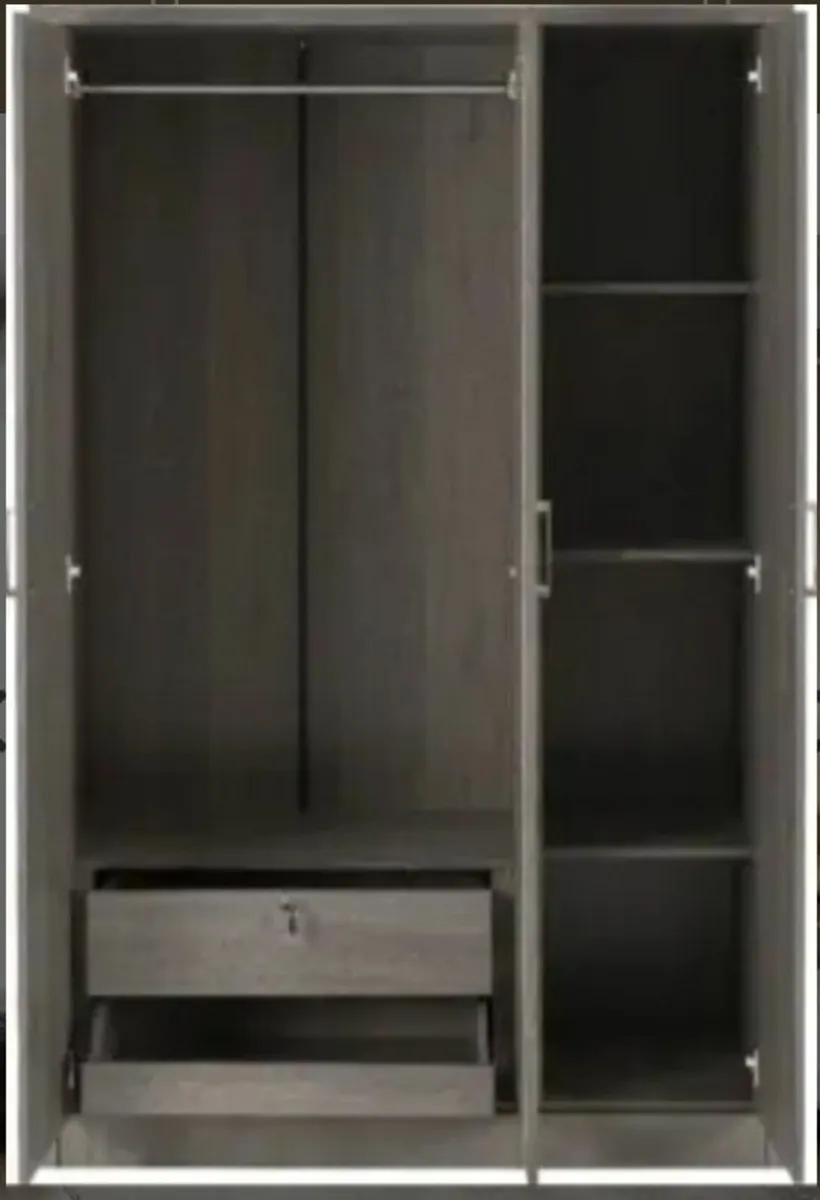 Lisbon 3 Door Wardrobe – Modern Grey Finish 🌟 - Image 3