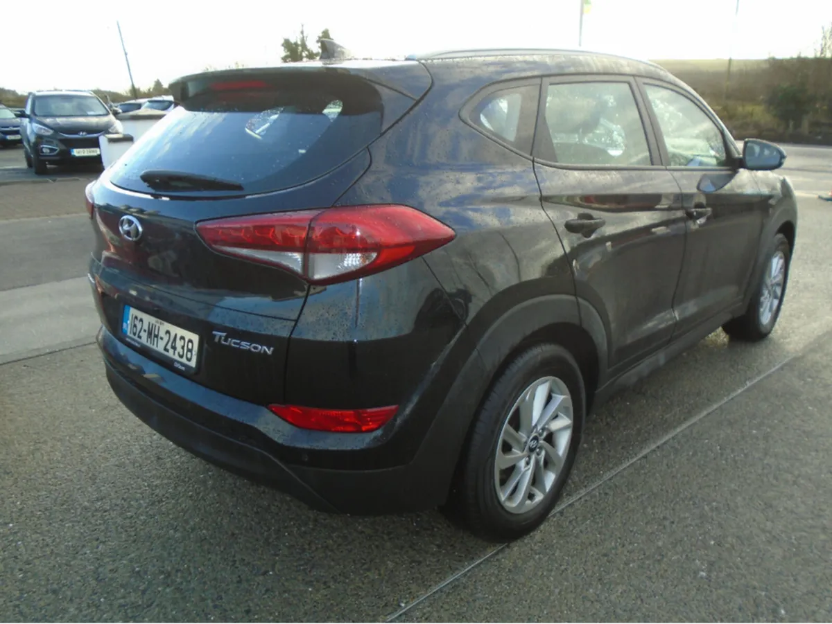 Hyundai Tucson 1.7 CRDI SE NAV BL/DR 5 5DR - Image 4