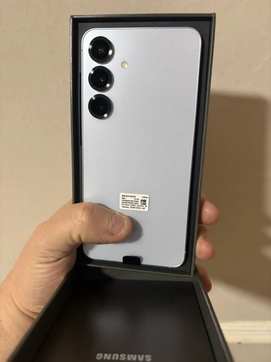 Samsung S25 128gb Brand New Icyblue Samsung Warranty - Image 2