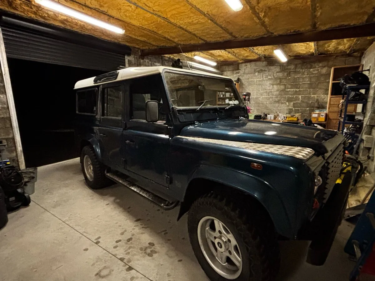 Landrover Defender - Image 4
