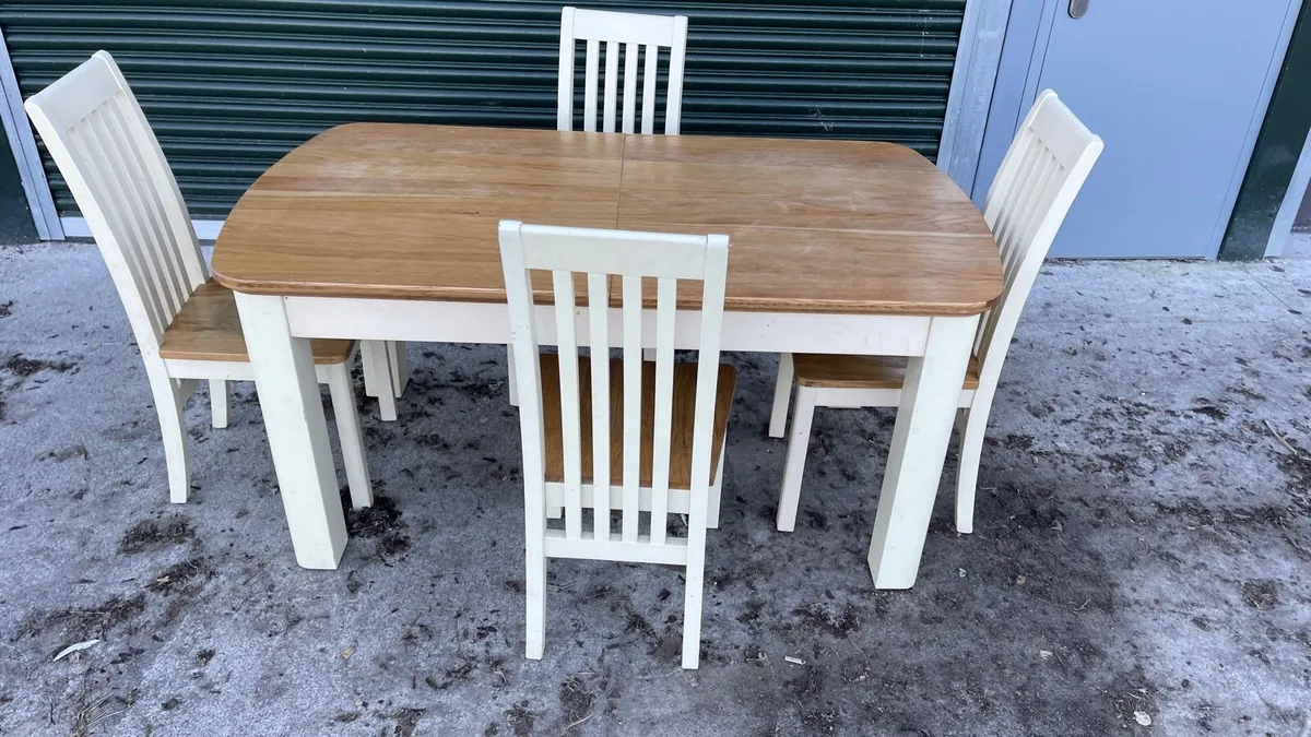 Dinning Table(extends) with chairs - Image 1