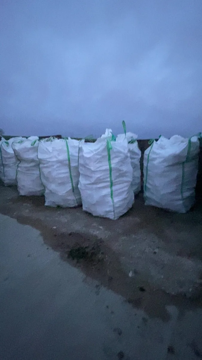 Tonne bags of firewood