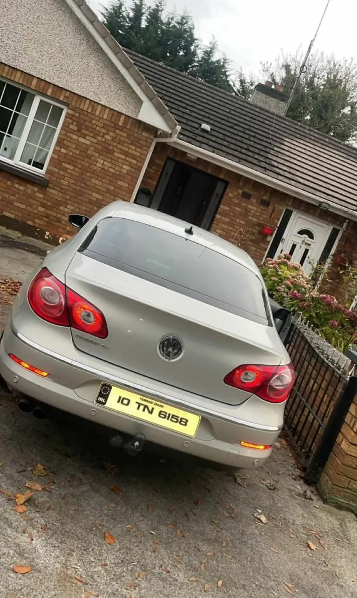 Volkswagen Passat 2010 - Image 4