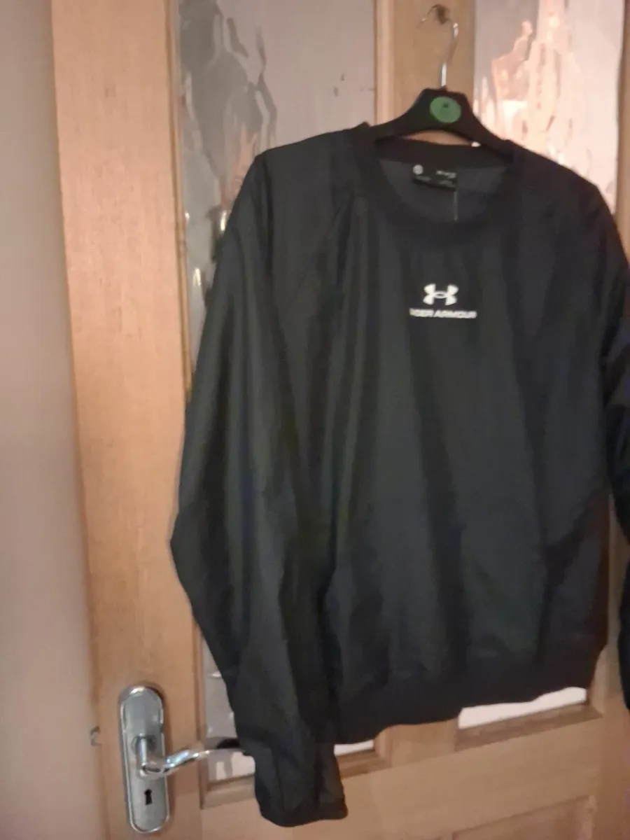 New with tags Under Armour top - Image 2