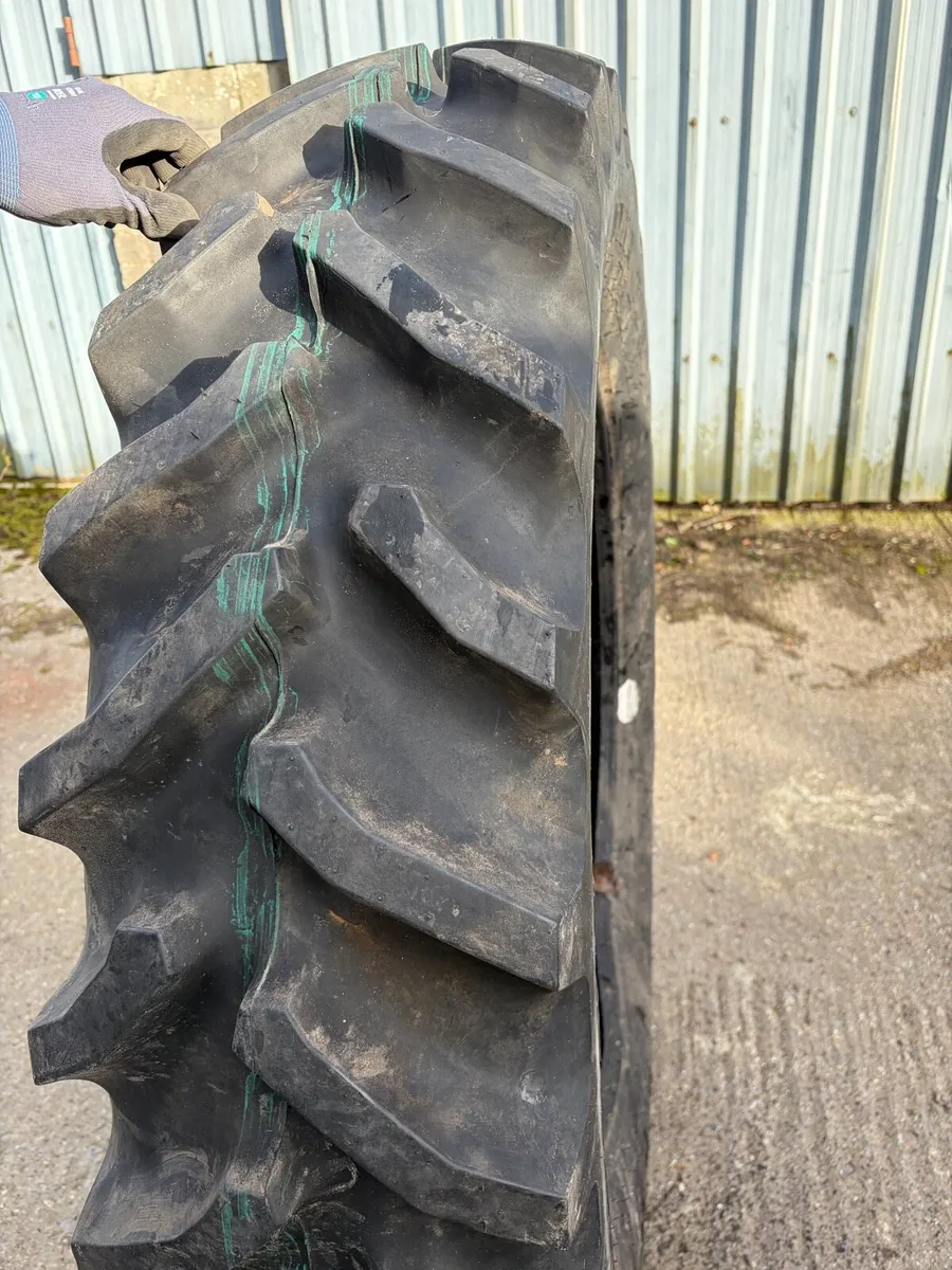 320 85 34 Tyres & 8-18 tyres and rims - Image 4