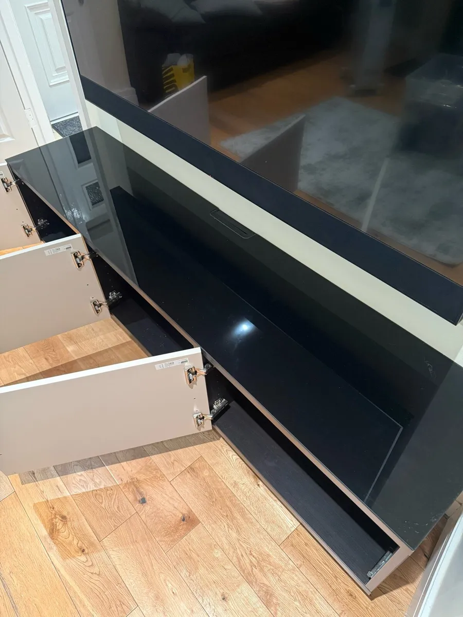 Tv unit - Image 1