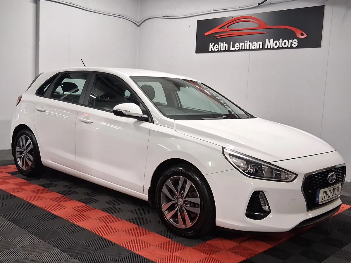 2017 Hyundai i30 **ONE OWNER - LOW KLMS** - Image 3