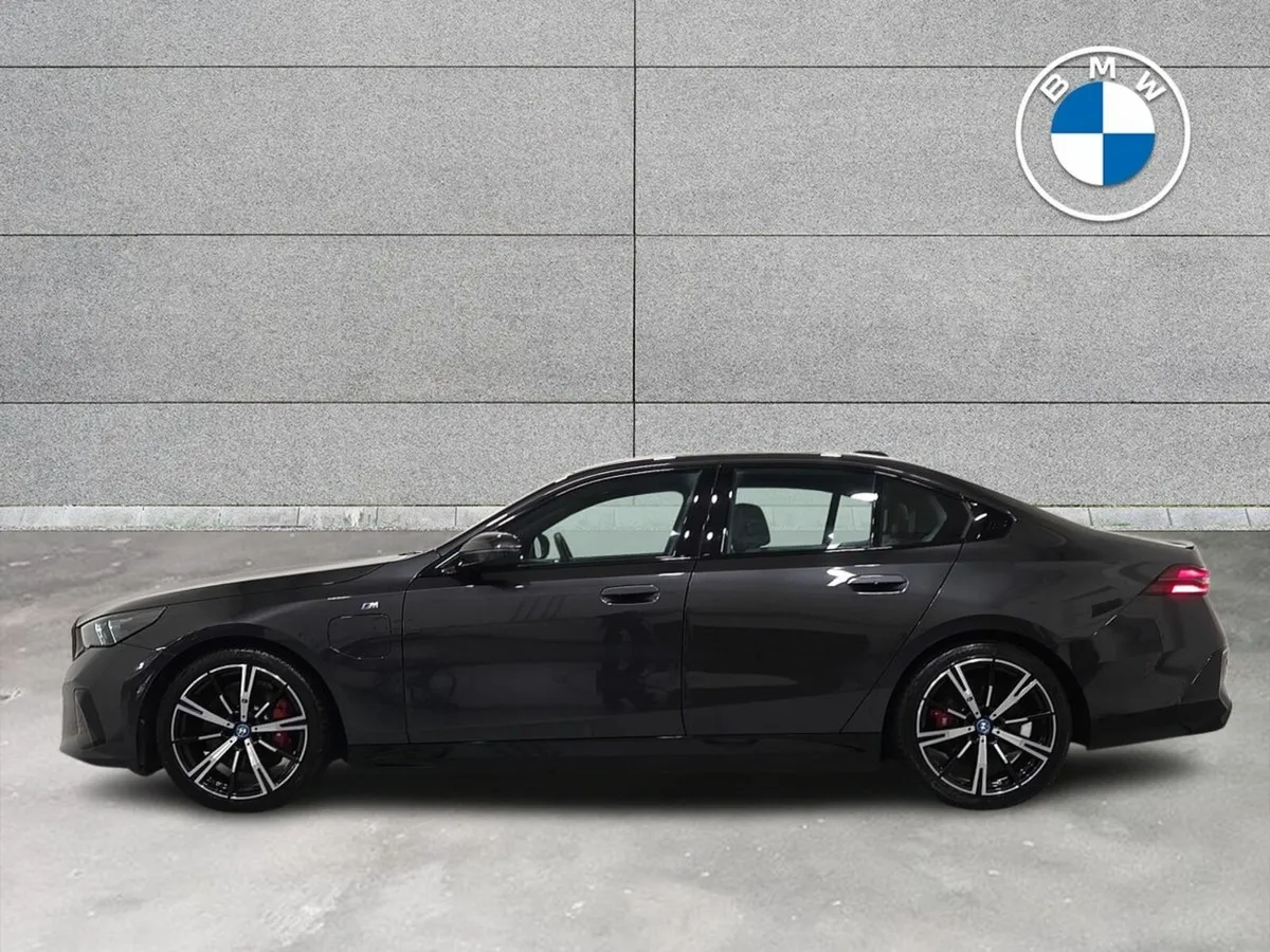 BMW 5-Series 530e M Sport Pro Saloon - Image 4
