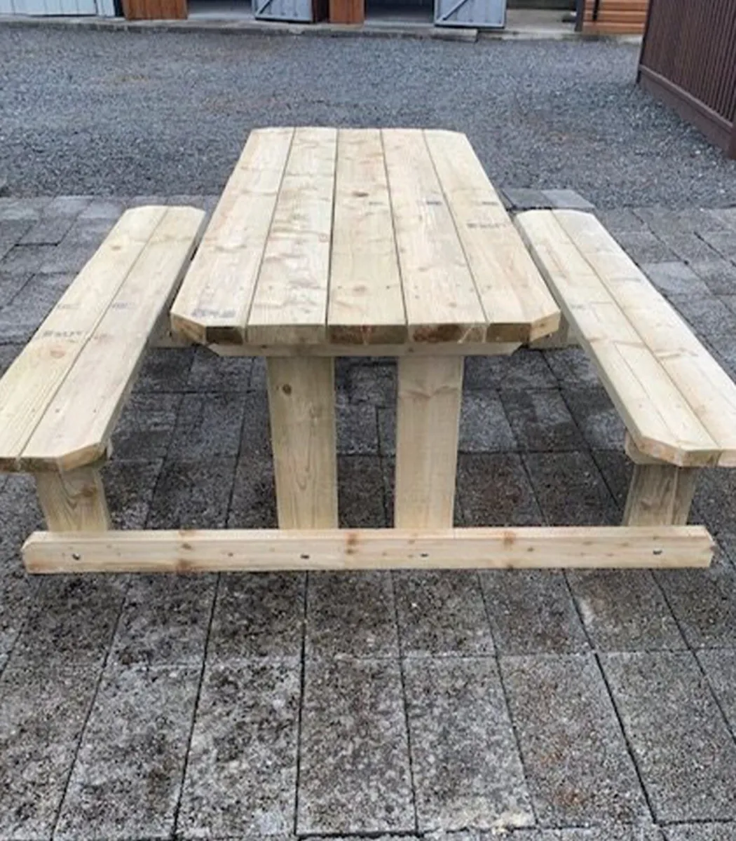 Picnic table/garden furniture - Image 2
