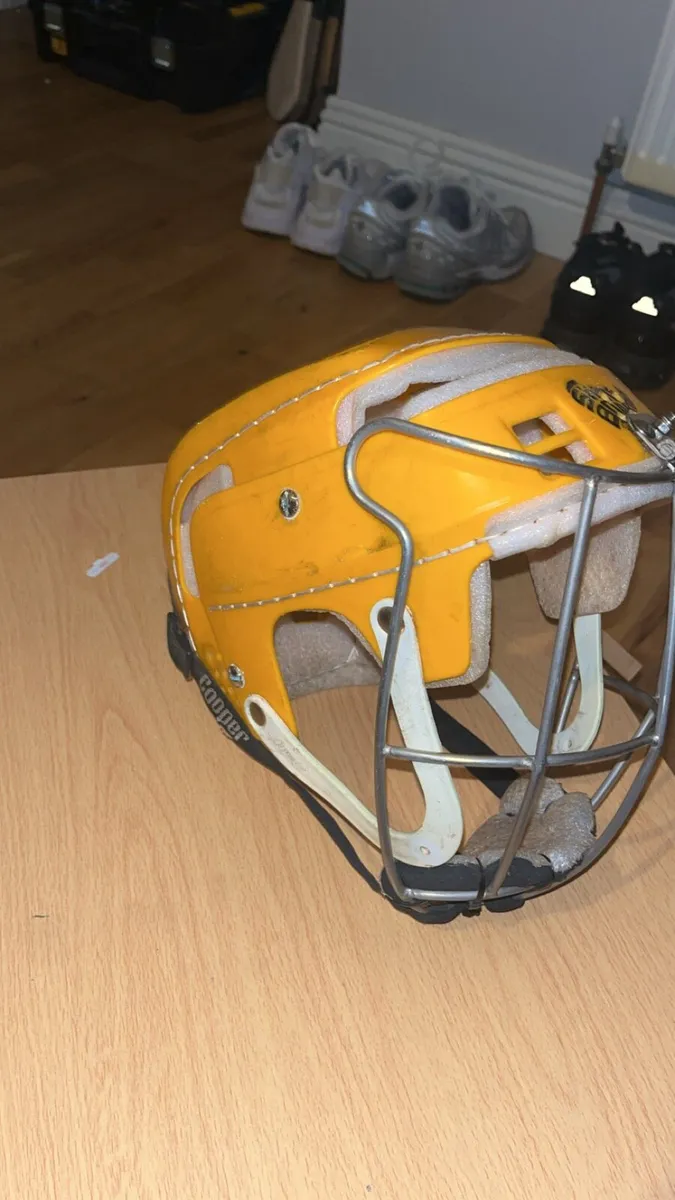 Yellow Oldstyle skateboarder - Image 3