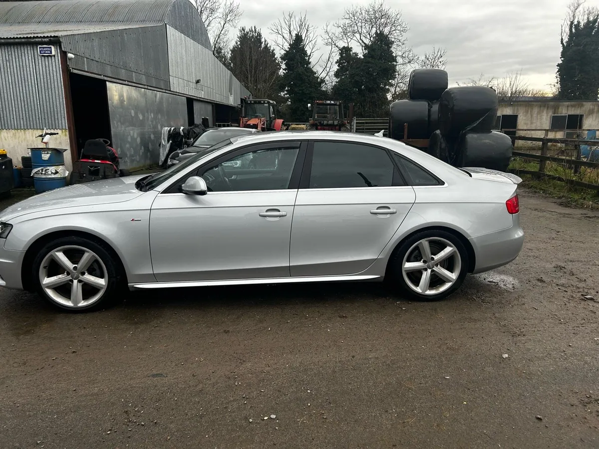 Audi A4 2010 - Image 2
