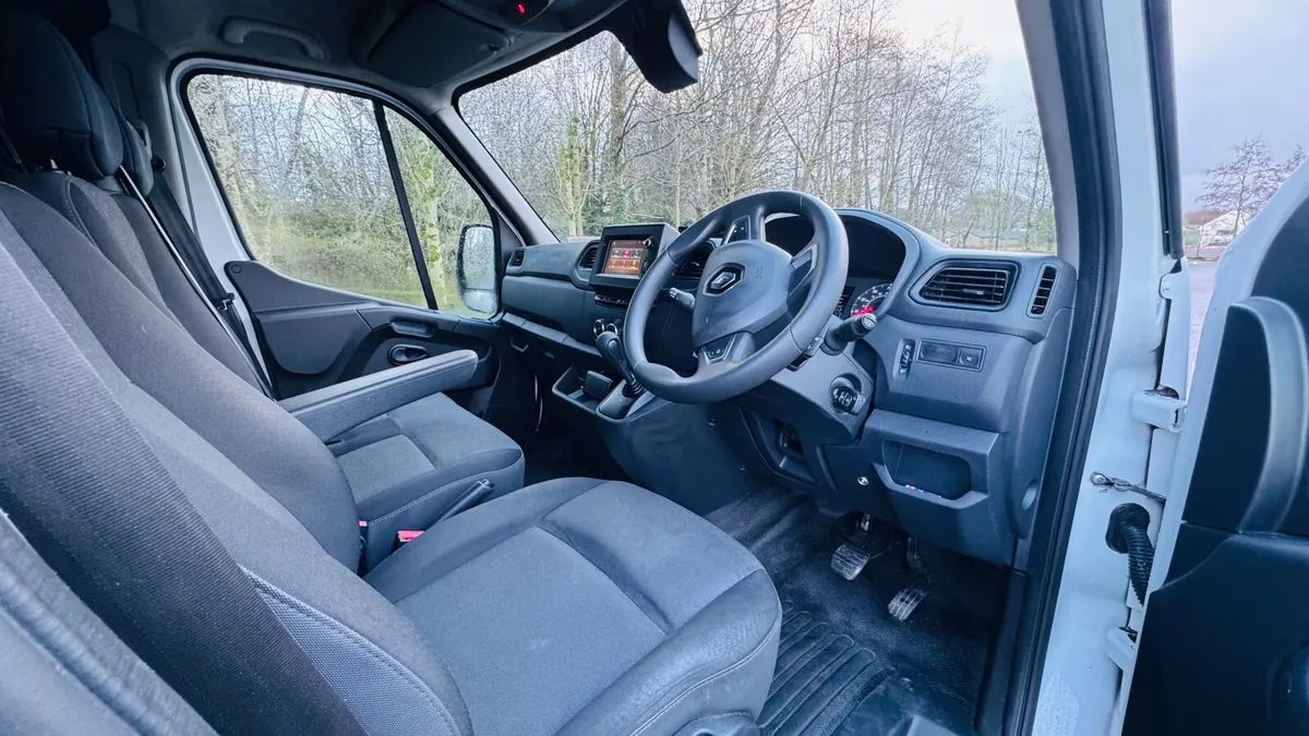 Renault Master 2020 AUTOMATIC L3H3 NO VAT - Image 3