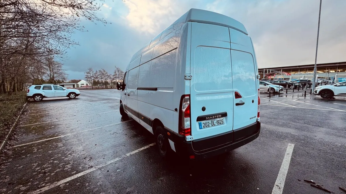 Renault Master 2020 AUTOMATIC L3H3 NO VAT - Image 4