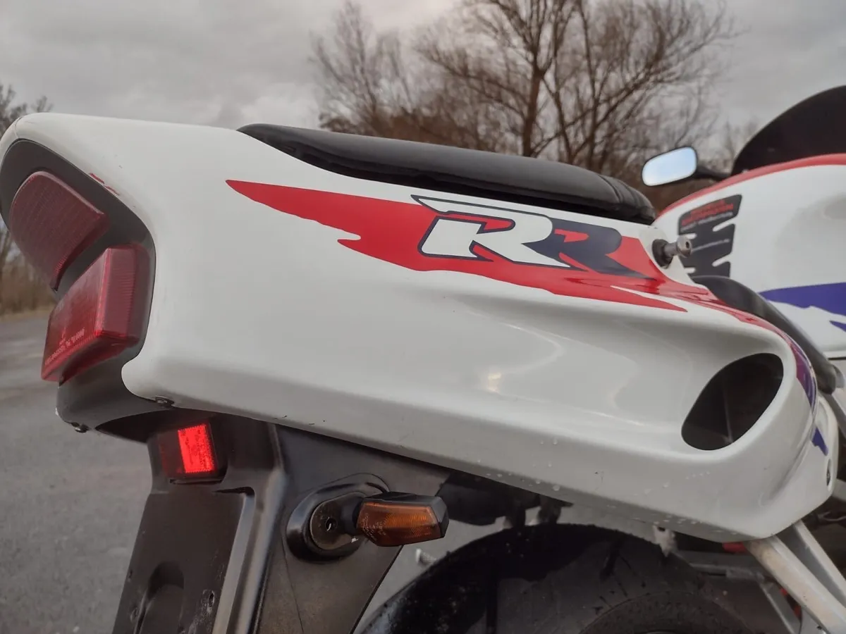 Honda Cbr900rr sc33 - Icon kmx125! - Image 4