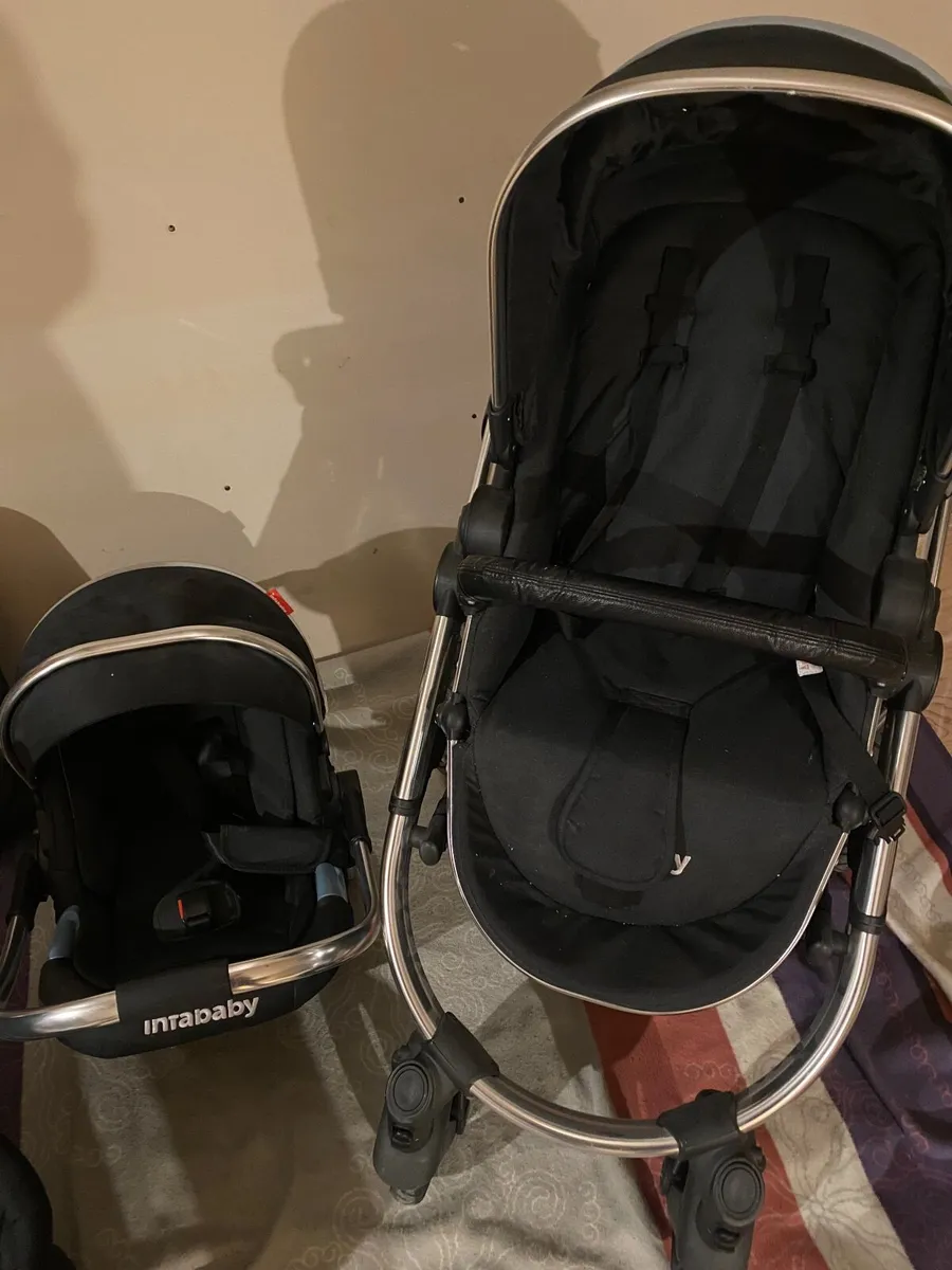 Stroller 3in1 and isofix  car seat base - Image 1