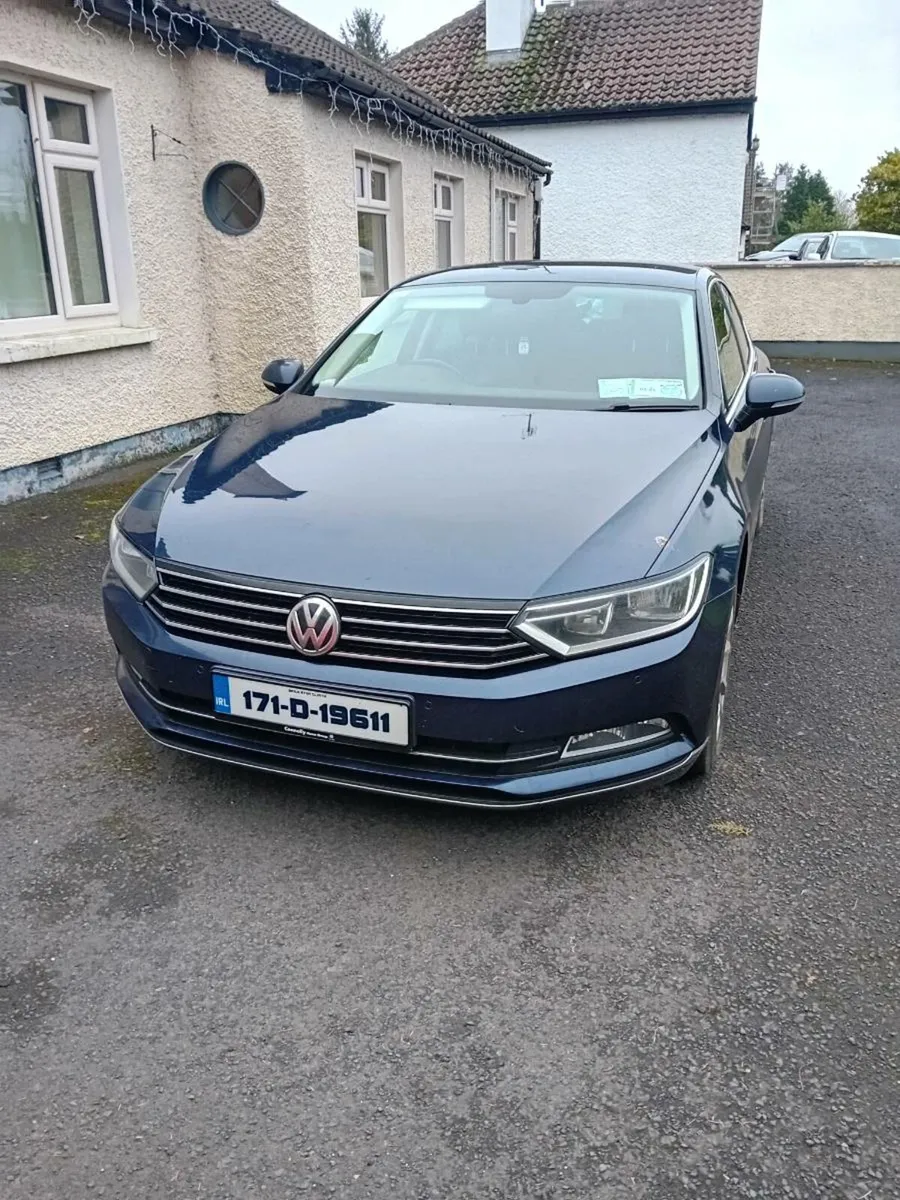 Volkswagen Passat HIGHLINE  1.6 120bhp - Image 1