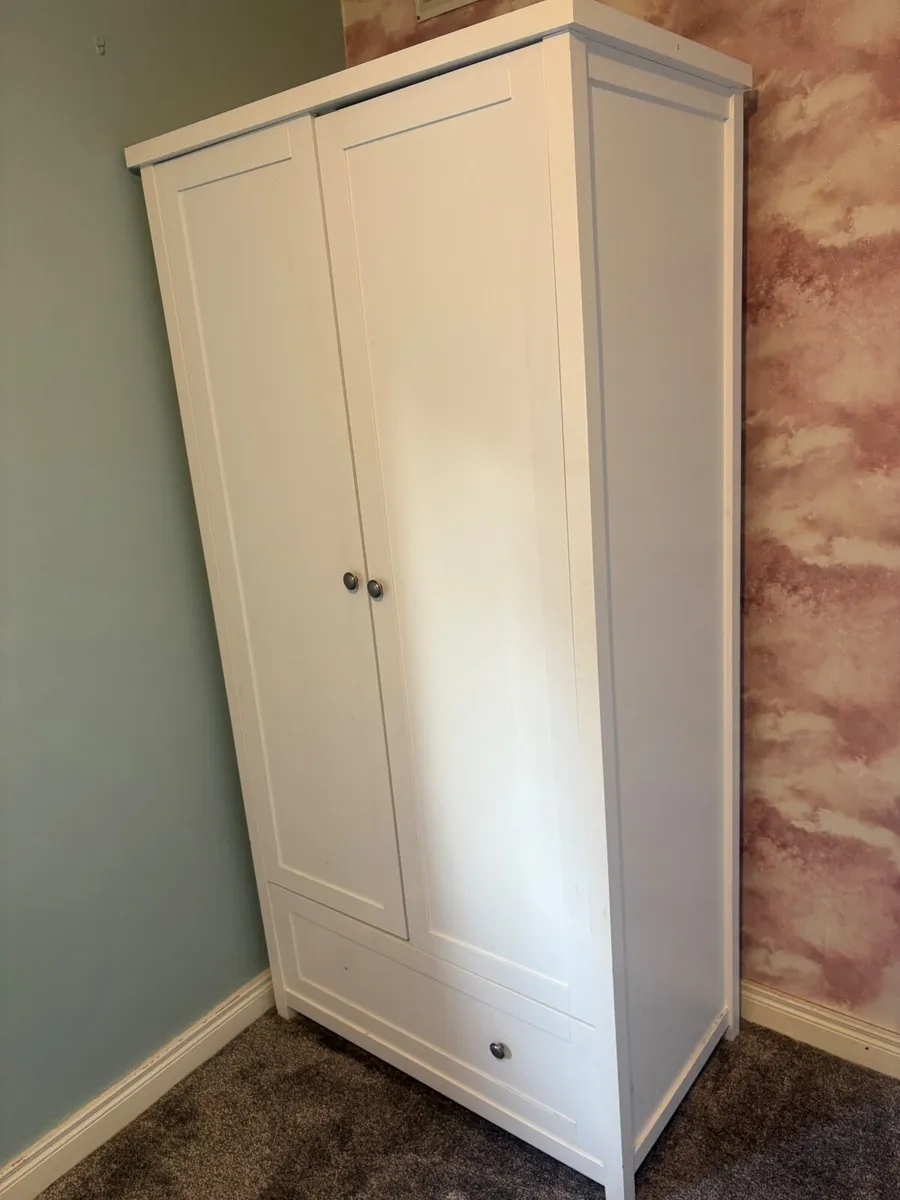 Kids wardrobe and changer/storage table - Image 4