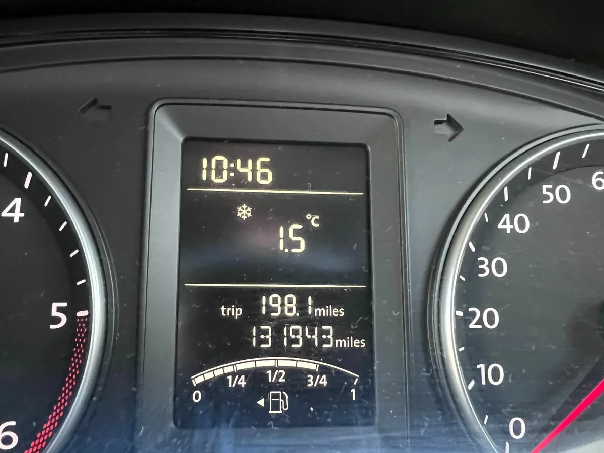 Volkswagen Transporter T5 (T28 TDI) Campervan - Image 2