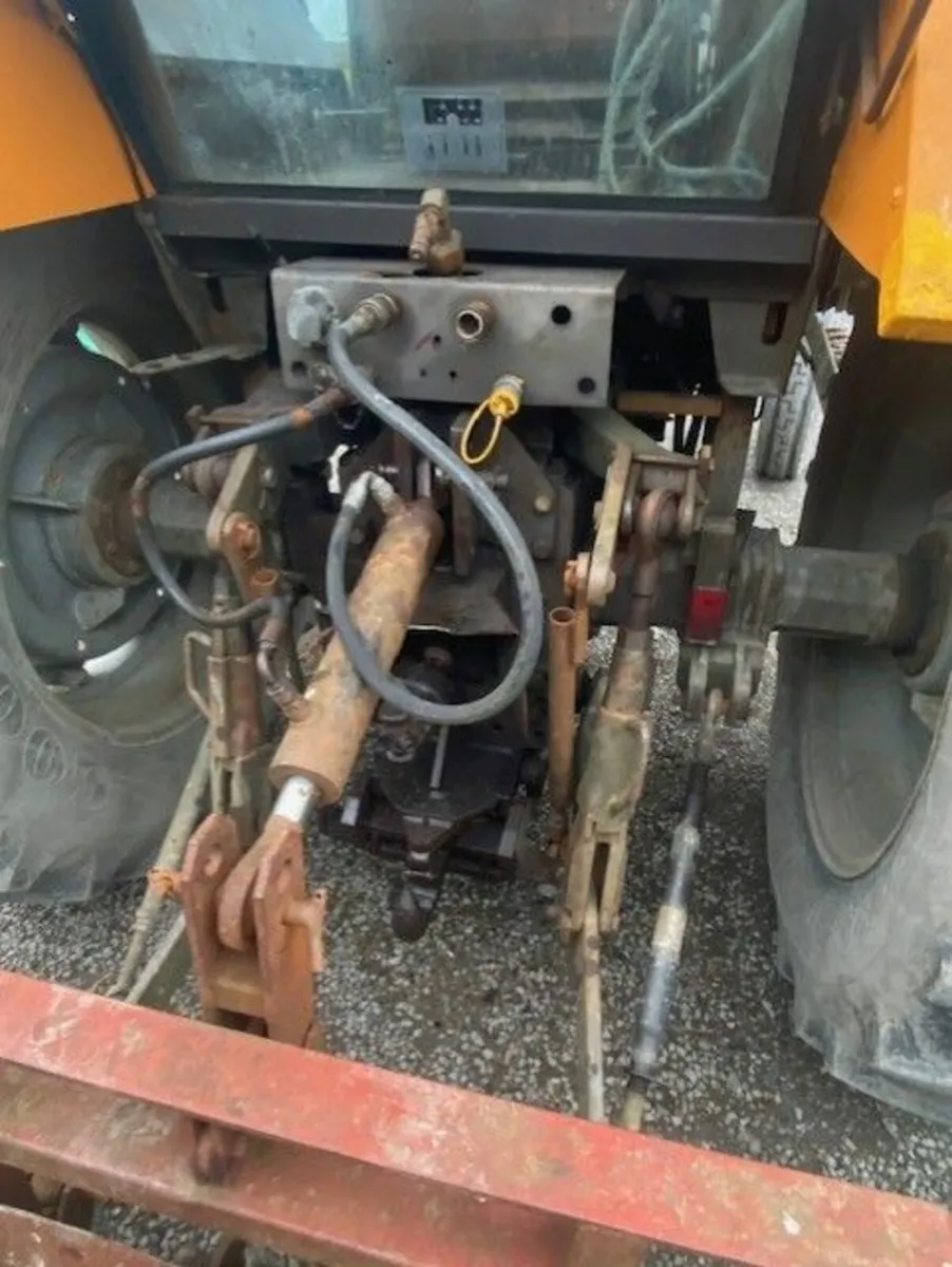 Renault Tractor for sale - Image 4