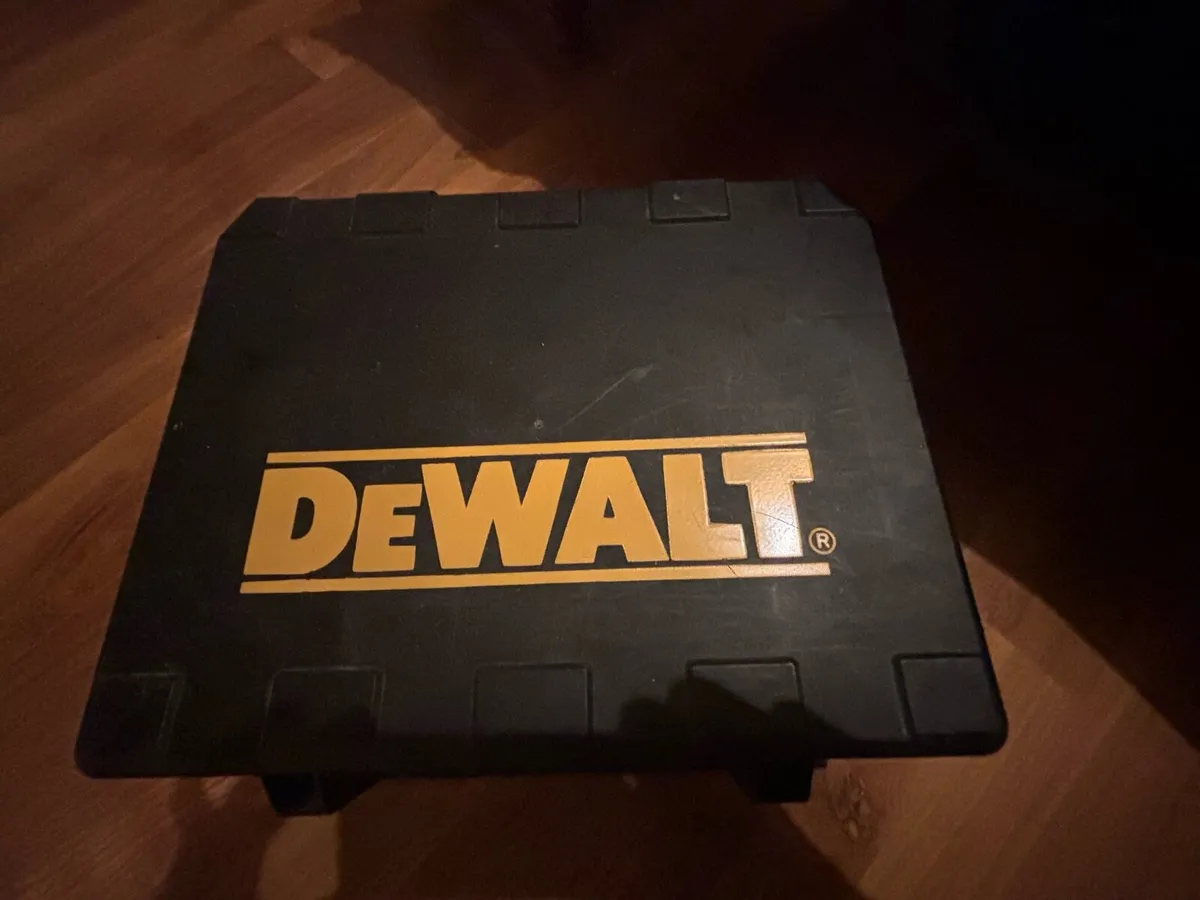 Dewalt second fix gun. - Image 1