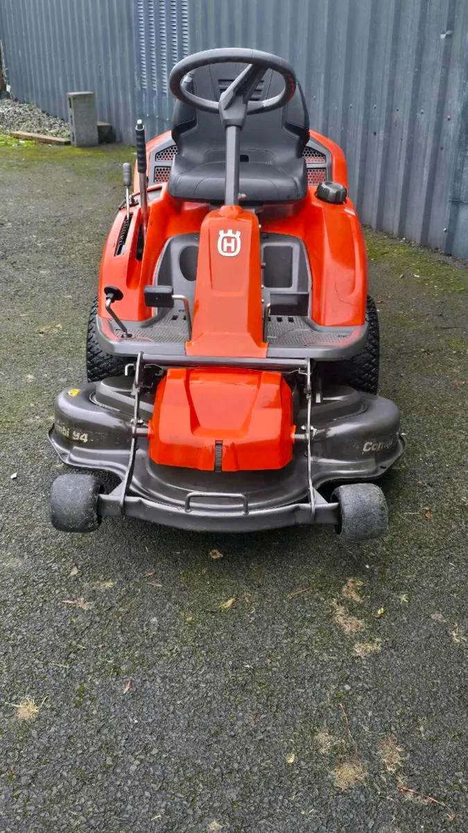 Husqvarna R214TC - Image 1