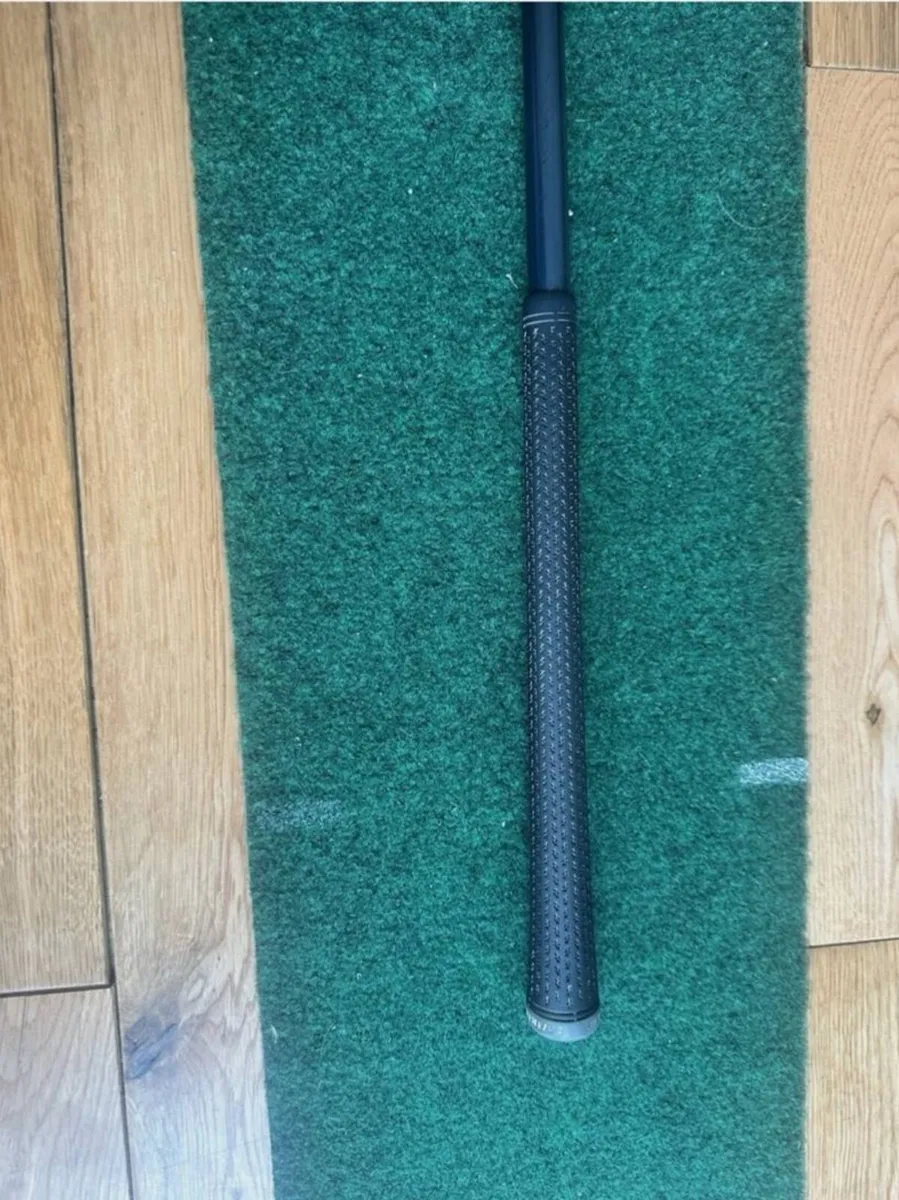 TaylorMade SIM 2 Max Driver Right Hand Graphite St - Image 2