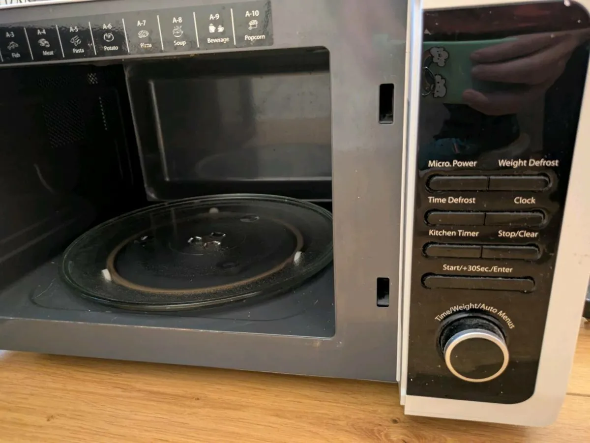 Microwave - Image 3
