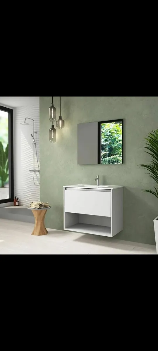 Vanity unit and toilet - Image 1