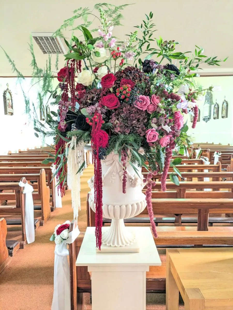 Wedding arrangements - Image 1