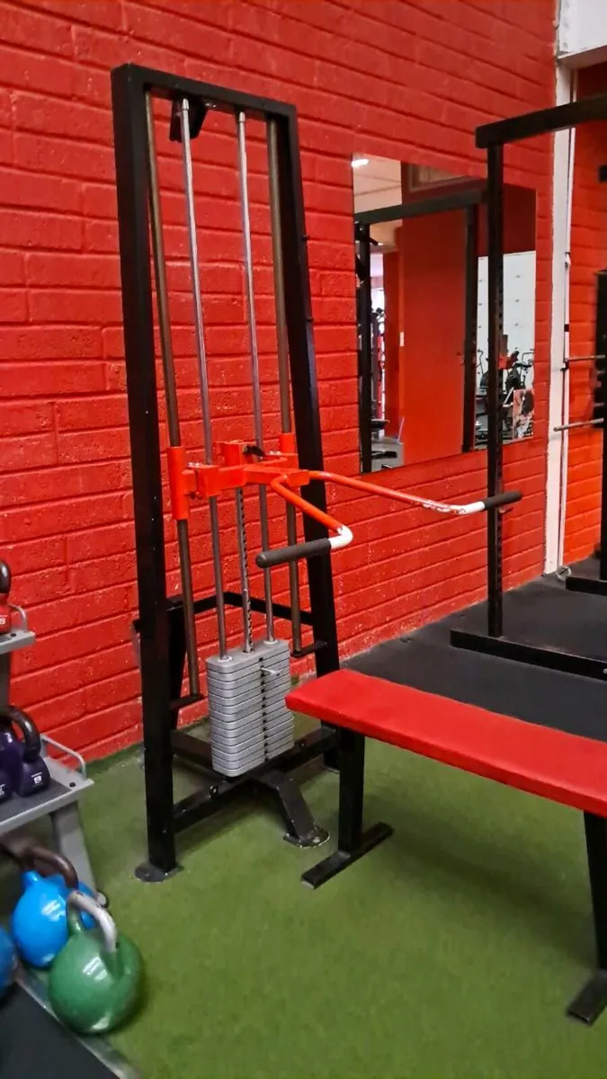 Gym equipment for chest - Image 1