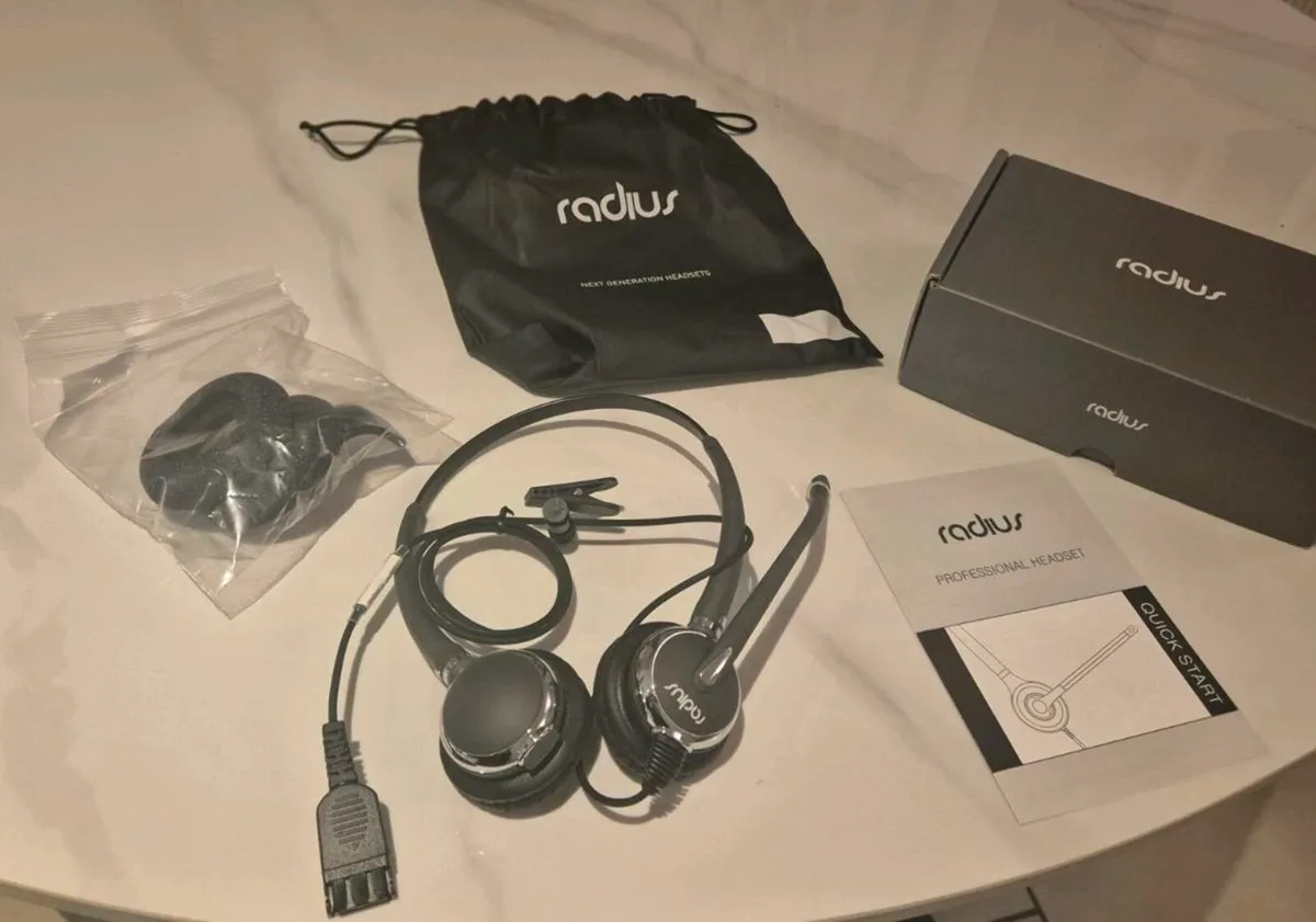 Noise cancelling headset - Image 3