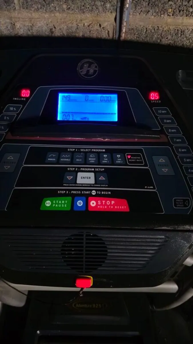 horizon adventure 925 folding treadmill - Image 3