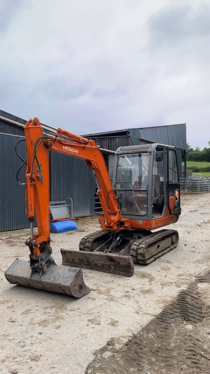 Ex30 3 ton digger - Image 1