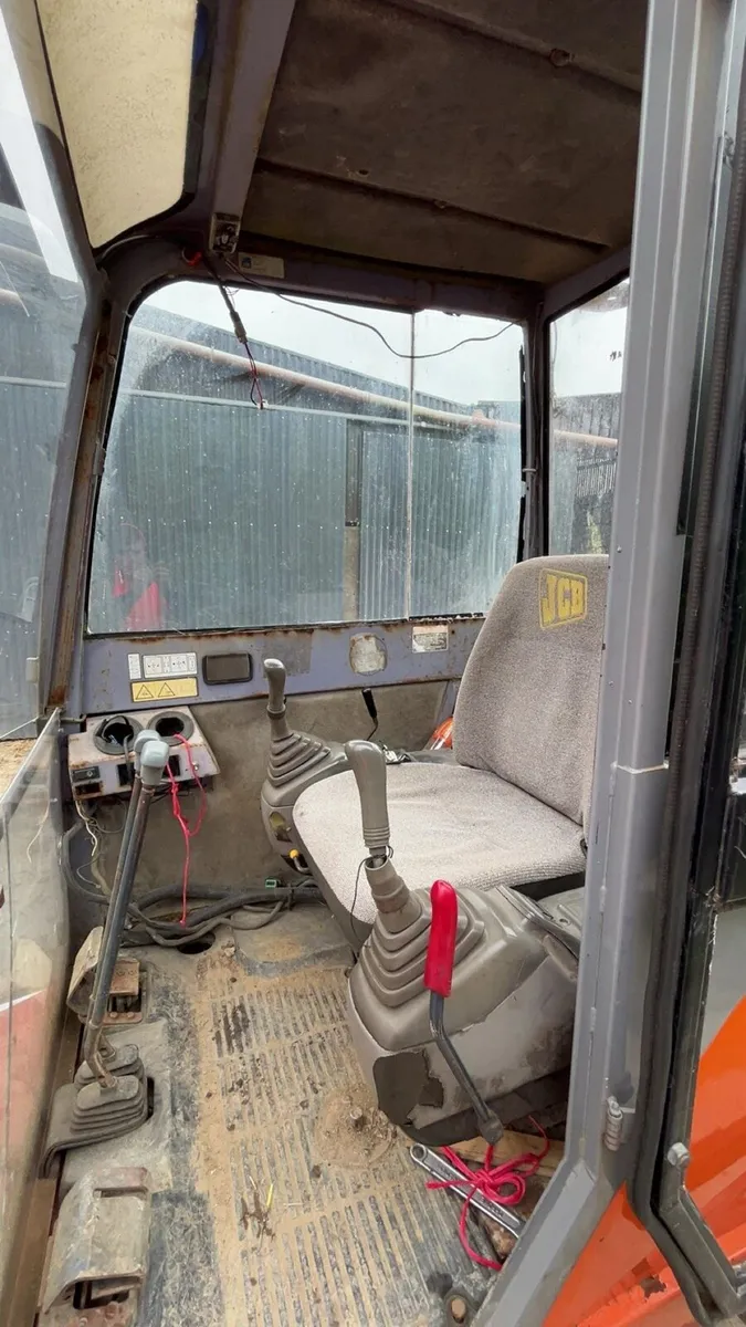 Ex30 3 ton digger - Image 4