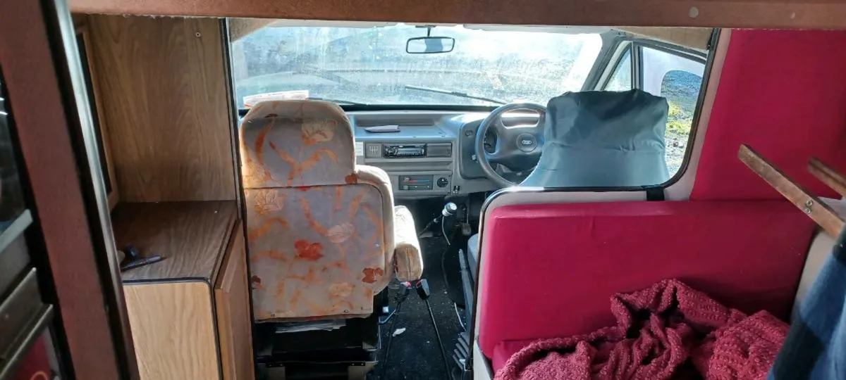 Camper van - Image 4