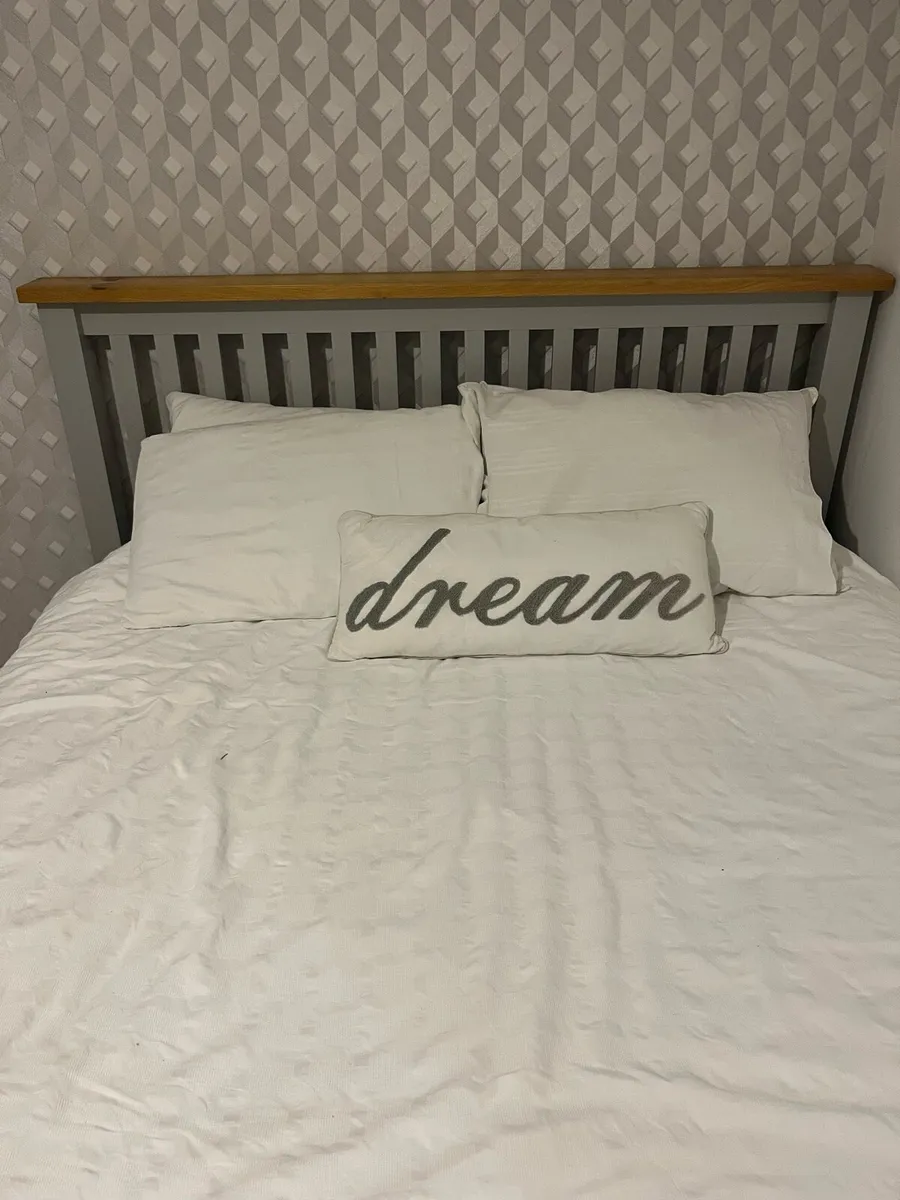 Grey wooden bed - Image 2