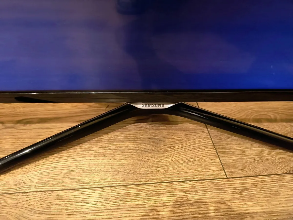 42 inc Samsung  Smart tv - Image 3
