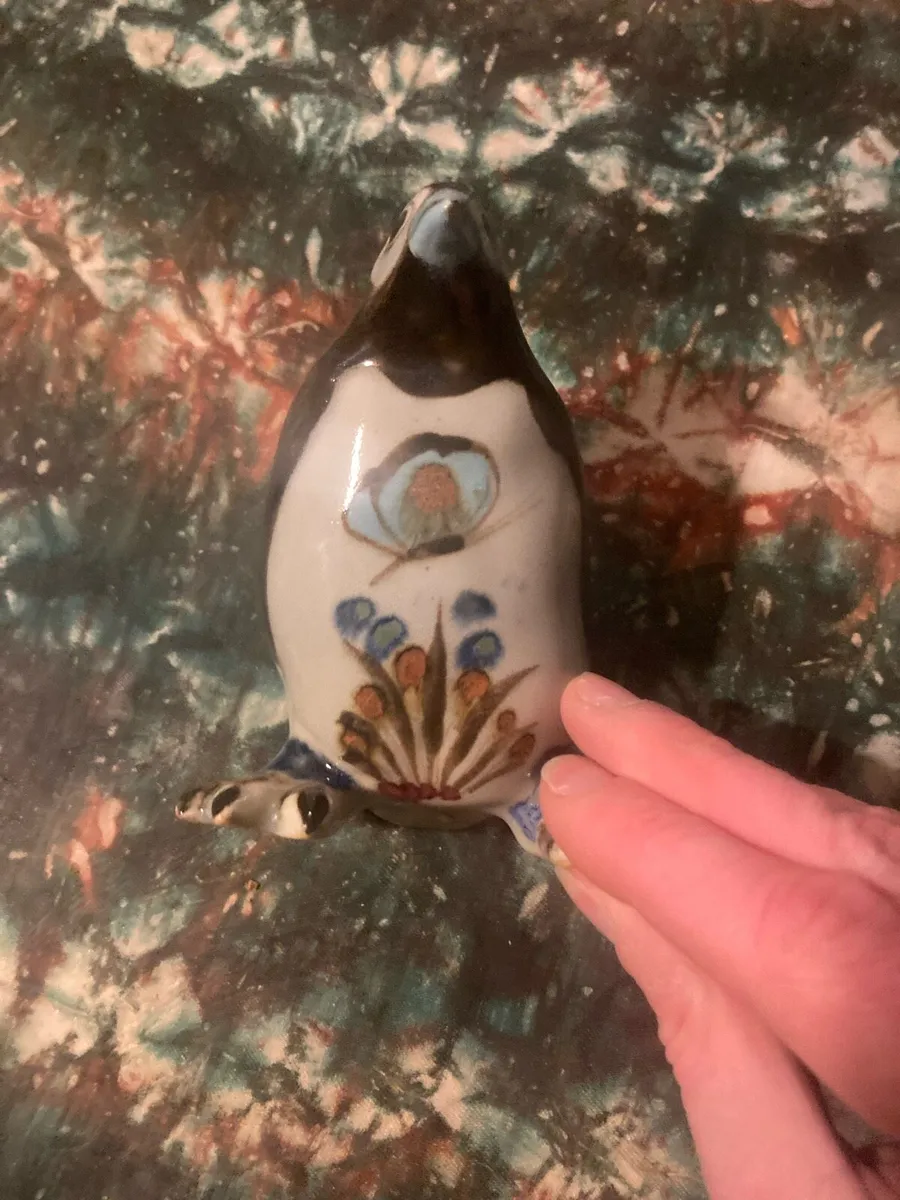 Tonala Mexican pottery penguin figure free post - Image 4