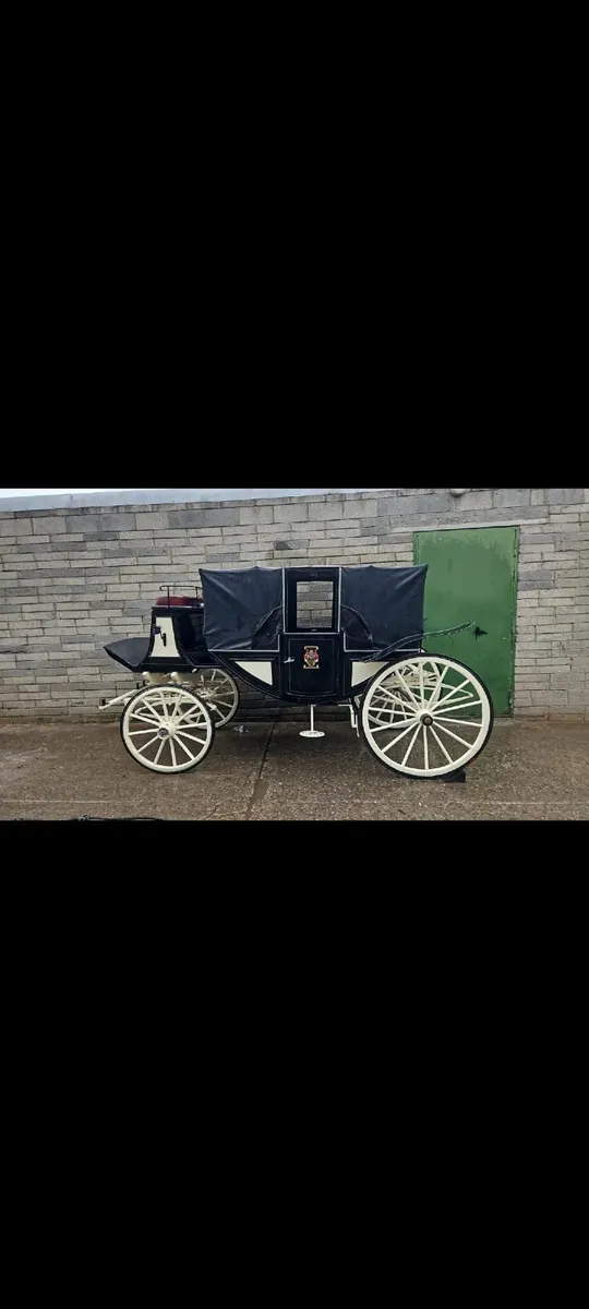 Horse carraige - Image 1