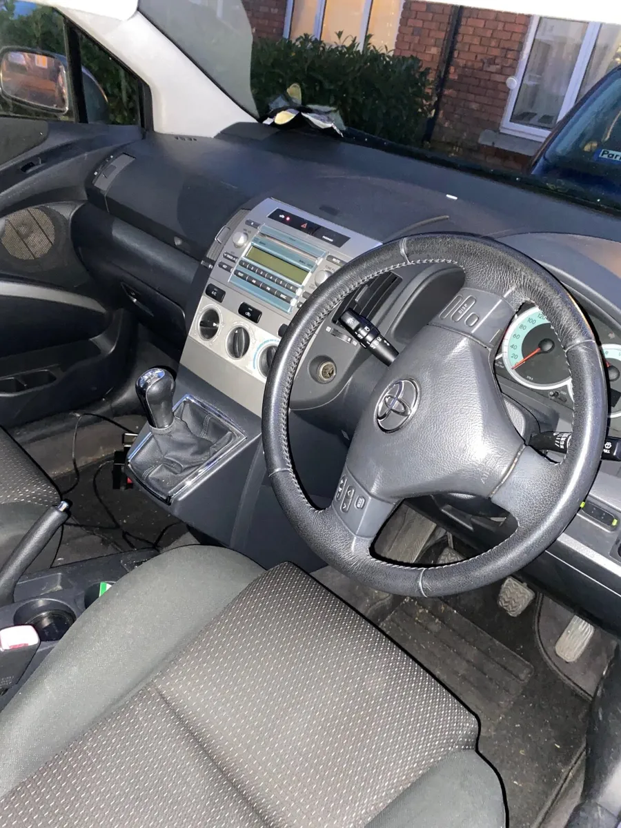 Toyota Corolla 2008 - Image 1