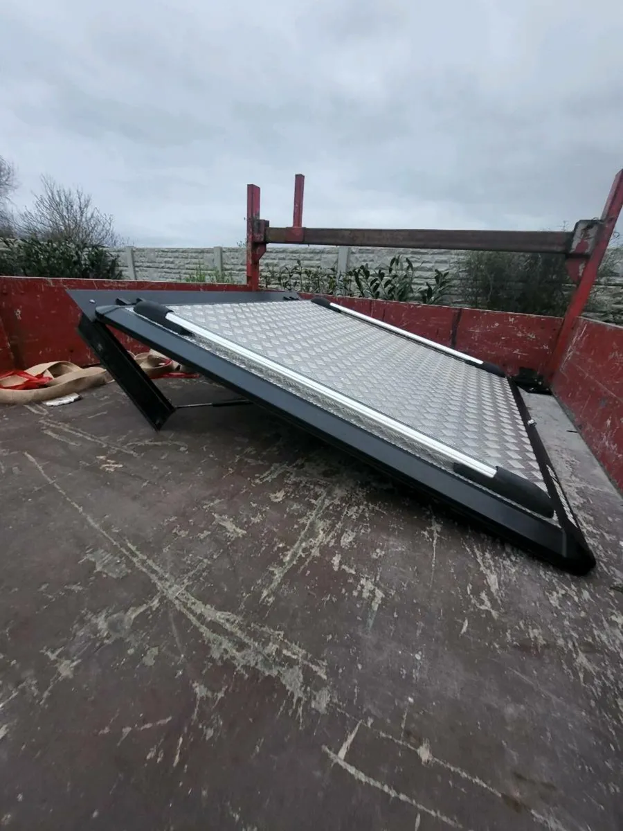 Navara D40 mountain top lid - Image 2