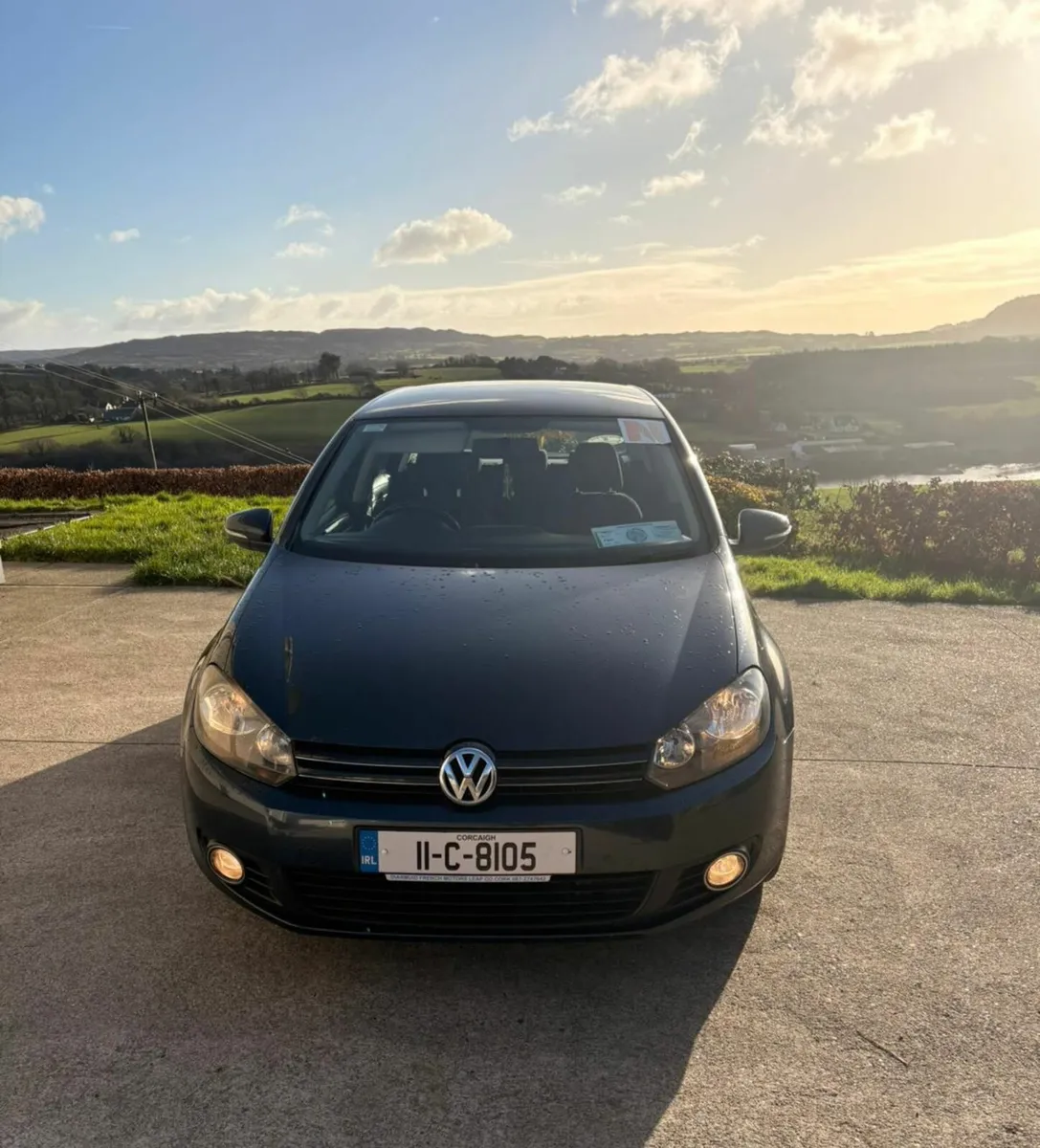 Volkswagen Golf 2011 - Image 2