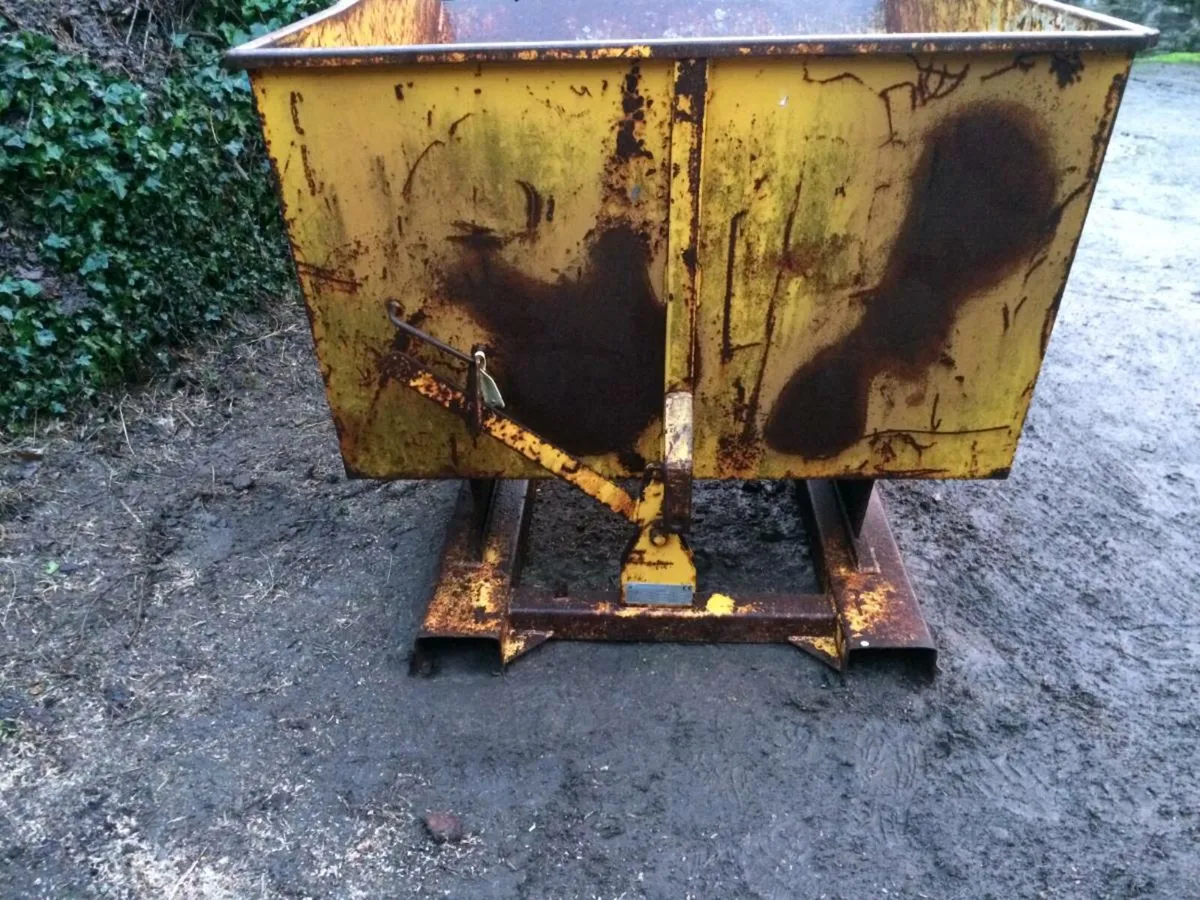 Forklift Tipping Skip Bucket - Image 4